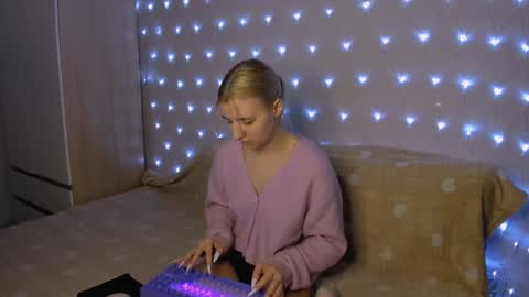 Snapshot of mailin_harrington chatting on February 6, 2025, 2:22 am Your kitty online show from February 6, 2025, 2:22 am