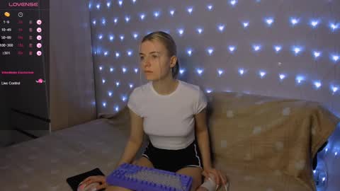 Snapshot of mailin_harrington chatting on February 7, 2025, 3:41 pm Your kitty online show from February 7, 2025, 3:41 pm