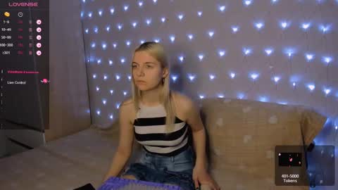 Snapshot of mailin_harrington chatting on February 25, 2025, 4:00 pm Your kitty online show from February 25, 2025, 4:00 pm