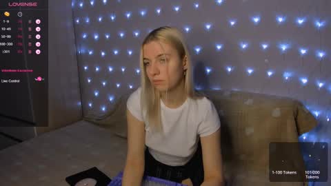 Snapshot of mailin_harrington chatting on March 1, 2025, 3:38 pm Your kitty online show from March 1, 2025, 3:38 pm