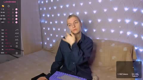 Snapshot of mailin_harrington chatting on March 2, 2025, 3:27 pm Your kitty online show from March 2, 2025, 3:27 pm