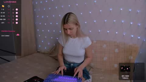 Snapshot of mailin_harrington chatting on March 11, 2025, 3:05 am Your kitty online show from March 11, 2025, 3:05 am