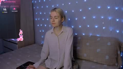 Snapshot of mailin_harrington chatting on October 11, 2025, 4:05 pm Your kitty online show from October 11, 2025, 4:05 pm