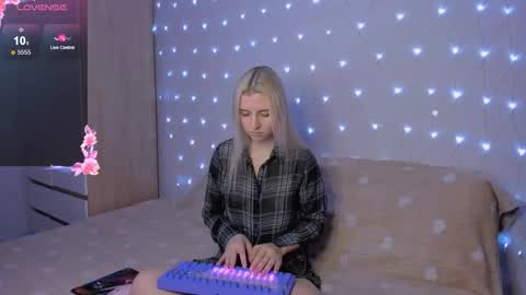 Snapshot of mailin_harrington chatting on October 22, 2025, 3:56 pm Your kitty online show from October 22, 2025, 3:56 pm