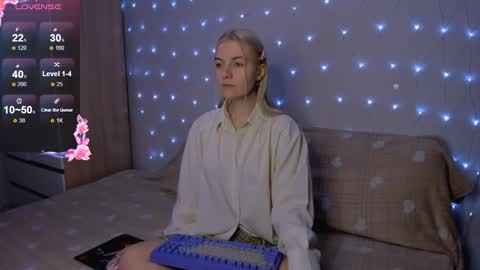 Snapshot of mailin_harrington chatting on November 2, 2025, 3:58 pm Your kitty online show from November 2, 2025, 3:58 pm