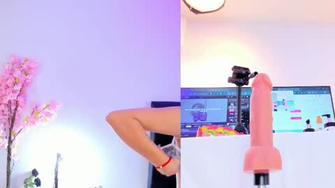 Maily  online show from January 17, 2026, 7:50 pm