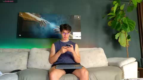 Snapshot of maisonbastian chatting on June 25, 2026, 2:32 pm Bastian Arslan online show from June 25, 2026, 2:32 pm