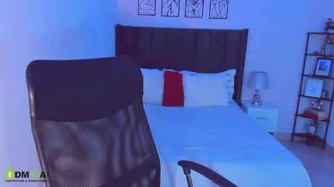 Maite online show from April 15, 2026, 4:52 am