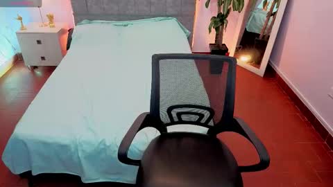 MAITE STONE1 online show from March 12, 2026, 4:18 am