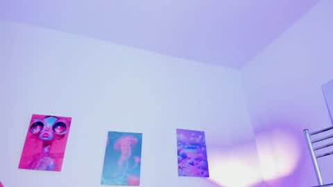 mai  online show from October 14, 2025, 6:52 pm