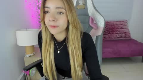 Majo online show from February 10, 2025, 10:19 pm