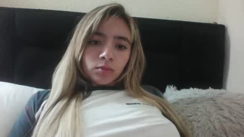 Snapshot of majo_gomezz chatting on March 4, 2026, 3:34 am majo_gomezz online show from March 4, 2026, 3:34 am