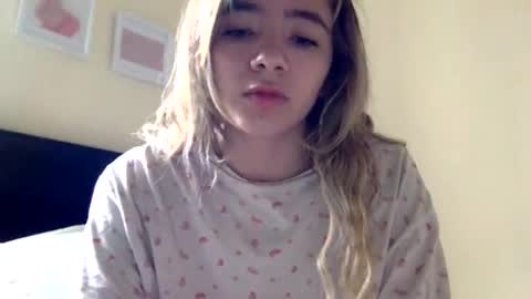 Snapshot of majo_gomezz chatting on March 21, 2026, 5:49 pm majo_gomezz online show from March 21, 2026, 5:49 pm