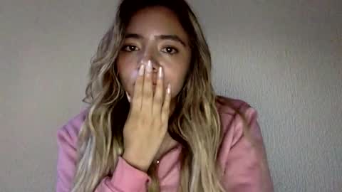 Snapshot of majo_gomezz chatting on April 1, 2026, 10:40 pm majo_gomezz online show from April 1, 2026, 10:40 pm