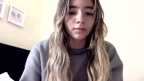 Snapshot of majo_gomezz chatting on April 3, 2026, 2:42 am majo_gomezz online show from April 3, 2026, 2:42 am