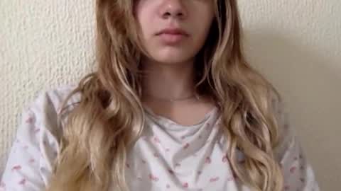 majo_gomezz online show from June 1, 2026, 3:03 pm
