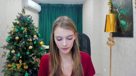 Chloe online show from December 30, 2024, 3:36 am