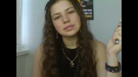 make_mesmile online show from March 5, 2026, 7:04 am