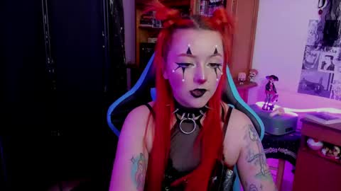Snapshot of maki33_ chatting on June 6, 2026, 12:27 am petite clown online show from June 6, 2026, 12:27 am