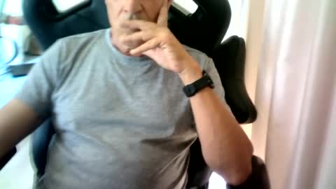 Snapshot of makis8989 chatting on July 7, 2026, 7:45 am makis8989 online show from July 7, 2026, 7:45 am
