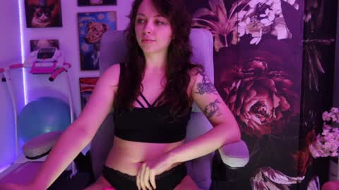 Snapshot of makiyahbelle2 chatting on February 8, 2025, 9:56 am MakiyahBelle online show from February 8, 2025, 9:56 am