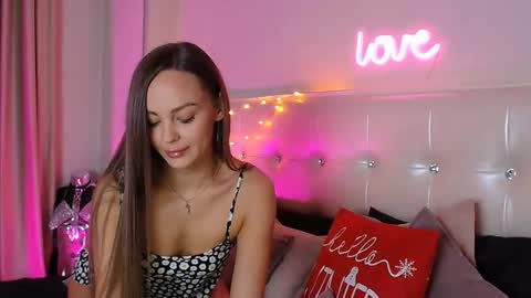 Snapshot of maksine chatting on January 6, 2026, 5:11 am Lia online show from January 6, 2026, 5:11 am