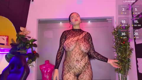   online show from December 3, 2025, 12:58 pm