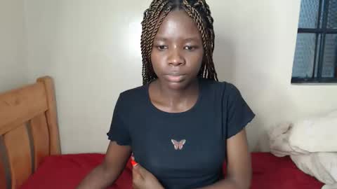 Snapshot of malia_latifa chatting on February 16, 2026, 3:19 pm lati online show from February 16, 2026, 3:19 pm