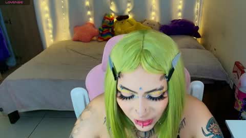 maliciaxpoison online show from May 18, 2026, 1:13 am