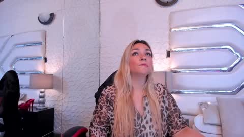 Snapshot of malorysweet chatting on January 11, 2025, 12:40 pm MalorySweet online show from January 11, 2025, 12:40 pm