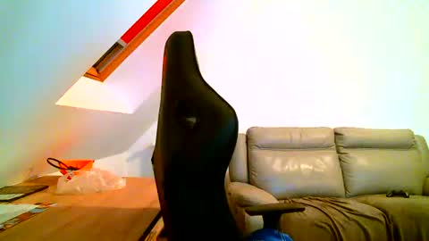 Snapshot of malou2927 chatting on December 2, 2024, 7:38 pm breton online show from December 2, 2024, 7:38 pm