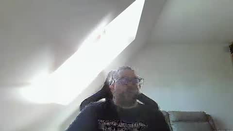 breton online show from October 17, 2025, 11:24 am