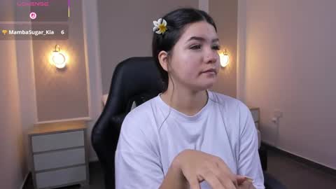 M A L U online show from September 25, 2025, 2:37 am