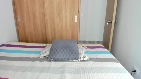 Snapshot of malucam_06 chatting on May 9, 2026, 9:20 pm instagram nueela online show from May 9, 2026, 9:20 pm