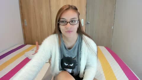 Snapshot of malucam_06 chatting on June 5, 2026, 11:21 pm instagram nueela online show from June 5, 2026, 11:21 pm