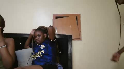 mamaa online show from October 1, 2025, 12:11 pm