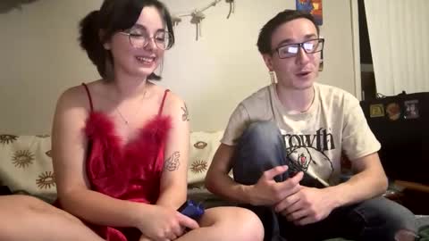 MamiCloudz online show from February 28, 2025, 3:48 am