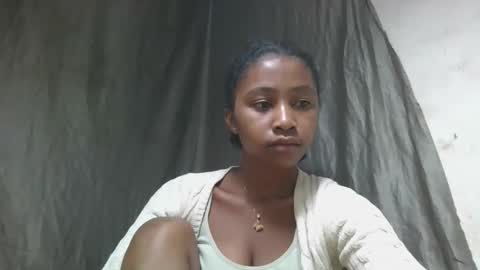 mamieriela online show from April 14, 2026, 5:24 am