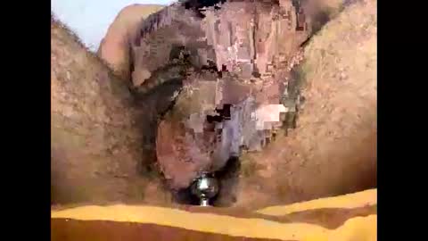 Snapshot of mamoubz chatting on October 12, 2025, 10:53 pm Clone online show from October 12, 2025, 10:53 pm