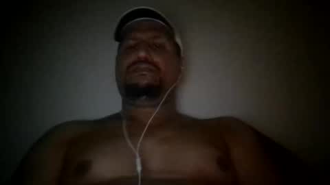 Snapshot of man_new chatting on February 14, 2025, 8:05 pm Man new online show from February 14, 2025, 8:05 pm