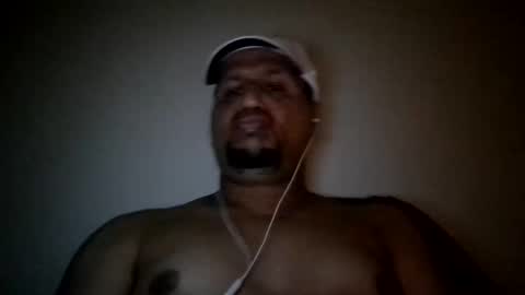 Snapshot of man_new chatting on March 6, 2025, 11:42 pm Man new online show from March 6, 2025, 11:42 pm