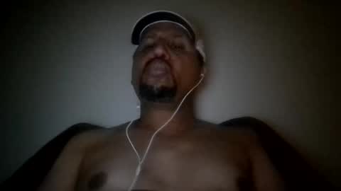 Snapshot of man_new chatting on October 11, 2025, 12:32 am Man new online show from October 11, 2025, 12:32 am