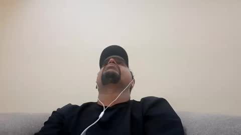 Snapshot of man_new chatting on November 9, 2025, 5:33 pm Man new online show from November 9, 2025, 5:33 pm