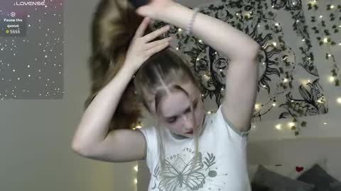 Snapshot of mandymilson chatting on October 11, 2025, 3:10 pm Mandy online show from October 11, 2025, 3:10 pm