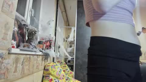 Mandy online show from October 14, 2025, 3:13 pm