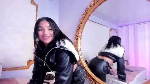 manelyk_evanss online show from July 17, 2026, 11:28 am