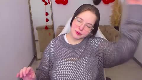 manic_pixie_ online show from February 11, 2026, 4:01 pm