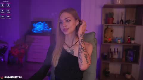 Snapshot of manifreyja chatting on December 2, 2024, 8:33 pm Amelie online show from December 2, 2024, 8:33 pm