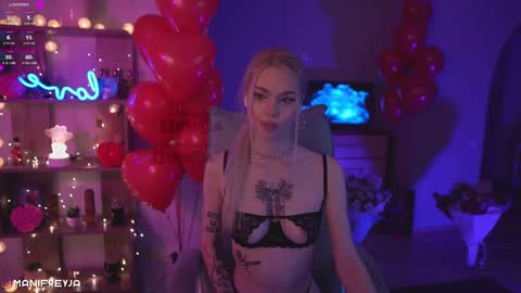 Snapshot of manifreyja chatting on February 16, 2025, 12:41 am Amelie online show from February 16, 2025, 12:41 am