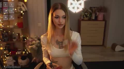 Snapshot of manifreyja chatting on September 20, 2025, 6:31 pm Amelie online show from September 20, 2025, 6:31 pm